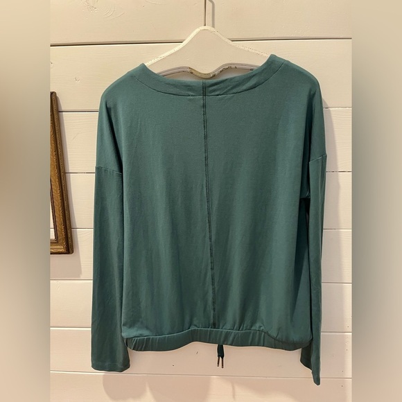 📍 FIG – Teal V-Neck Drawstring Hem Top (Size L) - Picture 3 of 7